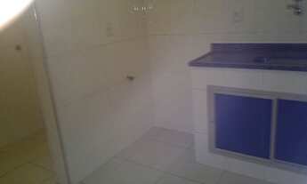 Imagem 2: ALUGO APTO. DE 2 QUARTOS, SALA, COZINHA