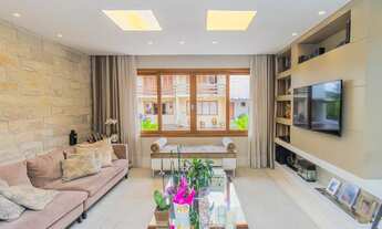 Imagem 6: Casa de condomínio sobrado para venda possui 241 metros quadrados com 4 quartos