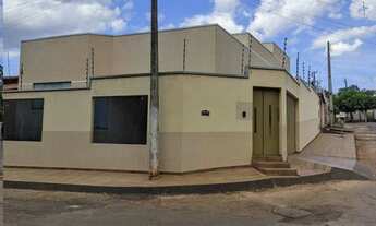 Imagem 2: Casa para venda possui 104 metros quadrados com 4 quartos em Cajueiro - Juazeiro - Bahia