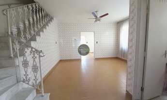 Imagem 6: Sobrado para venda possui 180 metros quadrados com 3 quartos em Embaré - Santos - SP