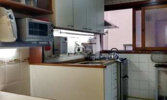 Imagem 6: No coração do Petrópolis . Apartamento 3 quartos (1 suíte c sacada), 4 banheiros, lareira