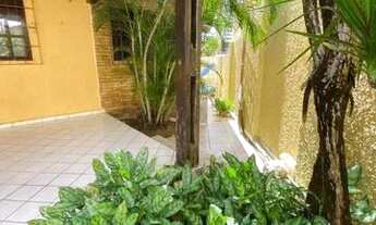 Imagem 3: Casa em Ponta Negra (210 m², 3/4, churrasqueira, piscina, IPTU incluso