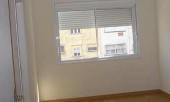 Imagem 2: Kitnet/conjugado para aluguel possui 40 metros quadrados em Centro - Pelotas - RS