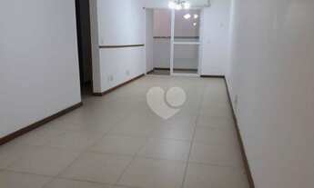 Imagem 2: Apartamento com sala ampla, varanda, 3 quartos (2 suítes), armários, vaga, à venda, 81 m²