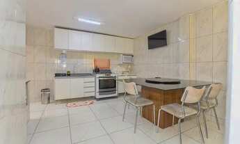 Imagem 4: Casa para venda possui 58 metros quadrados com 3 quartos em Sítio Cercado - Curitiba - PR