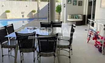 Imagem 3: Casa em condomínio, com área de lazer completo, piscina e repletos de armários