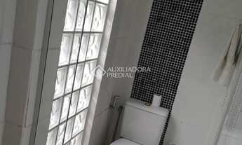 Imagem 2: Casa residencial à venda no bairro Beiramar com 300 m² e 8 quartos/dormitórios