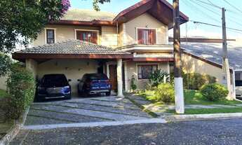 Imagem 2: Casa de condomínio para venda possui 270 metros quadrados com 5 quartos