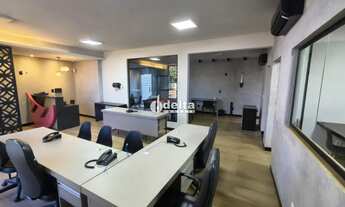 Imagem 3: Casa comercial TOTALMENTE MOBILIADA com 9 salas disponível para locação no bairro Segismun