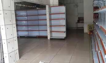 Imagem 3: Salão Comercial em Rua Movimentada