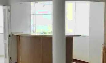 Imagem 2: Apartamento com 3 quartos na Agronômica e vaga de garagem livre