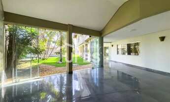 Imagem 5: Sobrado, com 6 suítes, 9 vagas de garagem - 1.000 m² de terreno com 515 m² de construção