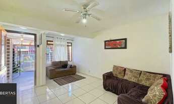 Imagem: Casa de 2 dormitórios à venda Rua Heitor