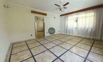 Imagem 4: Sobrado para venda possui 180 metros quadrados com 3 quartos em Embaré - Santos - SP