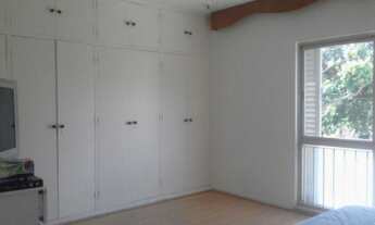 Imagem 6: Sobrado amplo, com quintal e garagem para seis carros