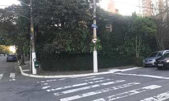 Imagem 2: Casa antiga localizada em excelente localização