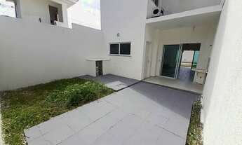 Imagem 4: Casa em condomínio com moveis projetados