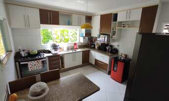 Imagem 7: Casa de condomínio para venda tem 270 metros quadrados com 4 quartos