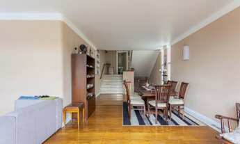 Imagem 7: Casa de 379 metros quadrados no bairro Pinheiros com 3 dormitórios