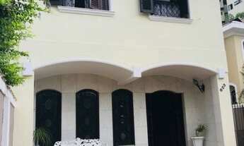 Imagem 3: EXCELENTE CASA COM 4 QUARTOS, 1 SÚITE, PISCINA A UMA QUADRA DA PRAIA !