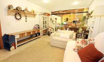 Imagem 2: Casa de condomínio para venda possui 260 metros quadrados com 4 quartos