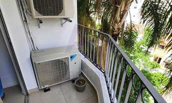 Imagem 3: Apartamento aconchegante, iluminado, reformado e todo mobiliado, com 2 dormitórios e varan