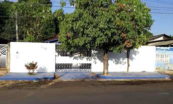 Imagem: Alugo casa com 01 suite, 2/4, no Asa Branca