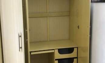 Imagem 7: Alugo apartamento na Tijuca: Salão, dois quartos sendo uma suíte com armários e vaga