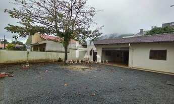 Imagem 3: Casa para aluguel tem 165 metros quadrados com 4 quartos em São Luís - Jaraguá do Sul - SC