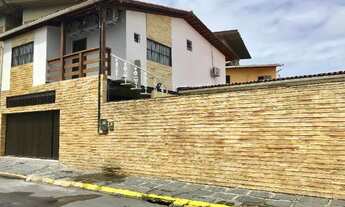 Imagem: Suítes mobiliadas com ar, para universitários