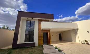 Imagem: Casa de 3 Quartos Veiga Jardim Lote Inteiro