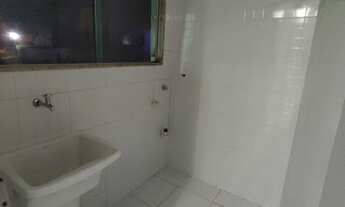 Imagem 4: Apartamento na Riviera c/ 2qts, 1br, 1vg, amrs, área srvç, blindex