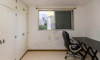 Imagem 4: Apartamento em bom estado. Com vista livre em todos os cômodos e 2 vagas de garagem no Jar