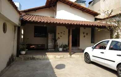 Imagem 2: OPORTUNIDADE Casa com 3 dormitórios