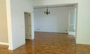 Imagem 2: Casa de 450 metros quadrados no bairro Urca com 4 quartos