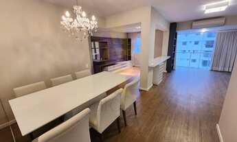 Imagem 5: Apartamento totalmente reformado, semi mobiliado com 2 suítes e 2 vagas em localização mar