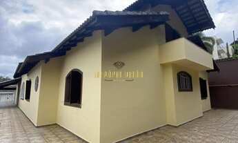 Imagem 2: Casa de Alto Padrão com 4 dormitórios à venda no Centro de Ribeirão Pires-SP