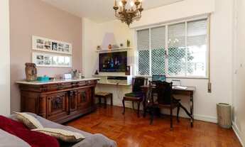 Imagem 7: Apartamento espaçoso com janelões e 1 vaga. Excelente oportunidade para modernizar!