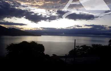 Imagem 2: Vendo terreno na Armação com vista para o mar, Ilhabela,topografia em aclive, exuberante