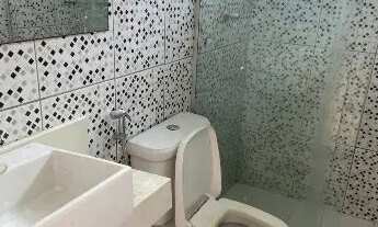 Imagem 2: Casa com três quartos sendo um suíte - Jóquei - 108m²