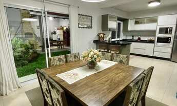 Imagem 6: Linda casa com piscina e banheira de hidro!