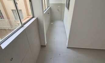 Imagem 2: Ensolarado com 2 quartos e no primeiro andar