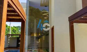 Imagem: Casa de Alto Padrão com Piscina em Arraial