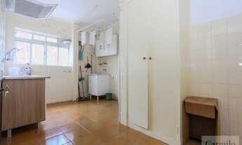 Imagem 3: Em rua tranquila, próximo a restaurantes, supermercados, bancos entre outros. Agende sua v