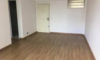 Imagem 4: Kit ampla ( 2 ambientes) andar alto com cozinha e area