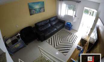 Imagem 5: Sobrado com 2 dormitórios, 1- suíte do casal com sacada à venda, 170 m² com quintal e áre