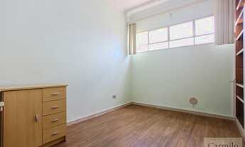 Imagem 7: Em rua tranquila, próximo a restaurantes, supermercados, bancos entre outros. Agende sua v