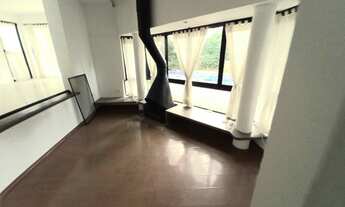 Imagem 3: Casa de condomínio para venda possui 300 metros quadrados com 4 quartos