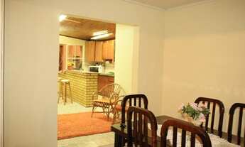 Imagem 4: Casa ampla com piscina e churrasqueira