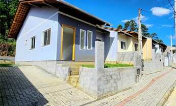 Imagem: Casa à venda com terreno amplo no Bairro